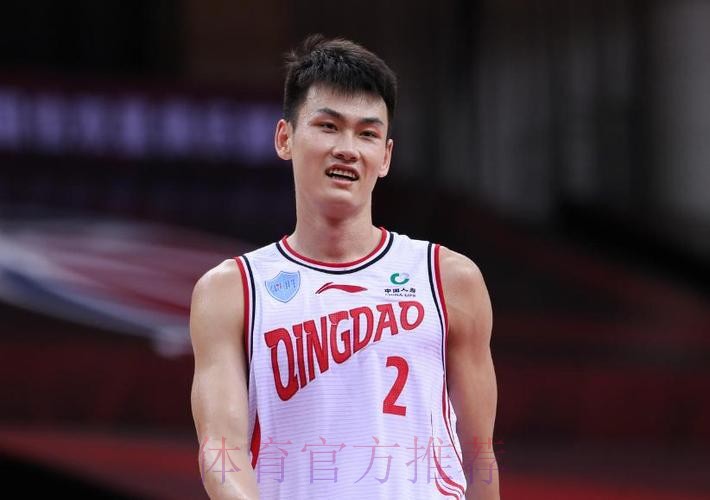 王睿泽三分线外手起刀落 吴前立刻还以颜色 王睿泽三分线外手起刀落 吴前立刻还以颜色